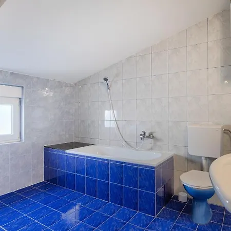 Villa Casa Roza By Guide Pomer