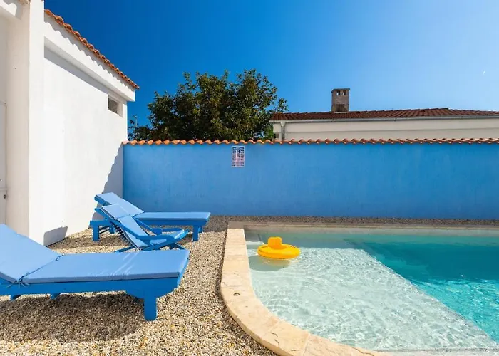 Villa Casa Roza By Guide Pomer