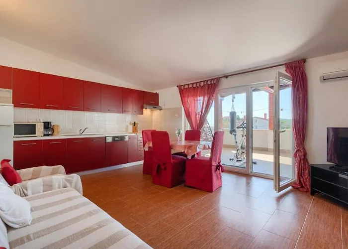 Villa Casa Roza By Guide Pomer