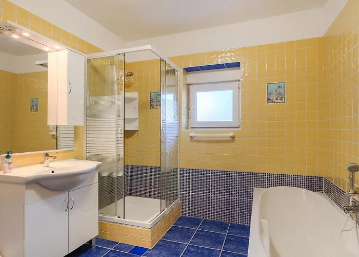 Villa Casa Roza By Guide Pomer